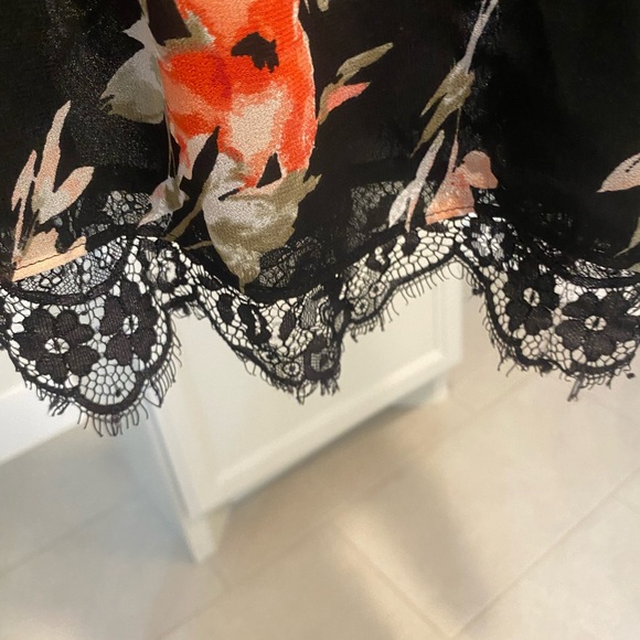 WHITE HOUSE BLACK MARKET Sheer Black Floral Dress | Size 00 tiny snag at bottom - Picture 2 of 4